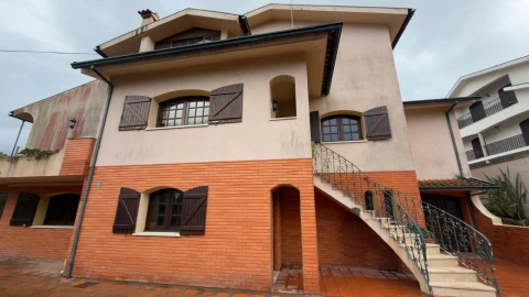 Moradia T5 para Venda em Eixo e Eirol