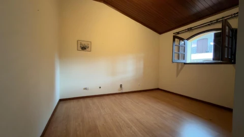 Moradia T5 para Venda em Eixo e Eirol