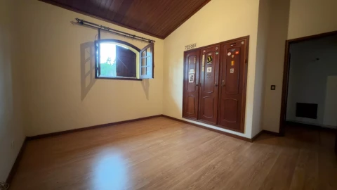 Moradia T5 para Venda em Eixo e Eirol