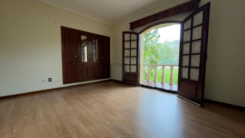 Moradia T5 para Venda em Eixo e Eirol