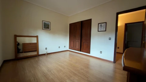 Moradia T5 para Venda em Eixo e Eirol