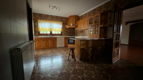 Moradia T5 para Venda em Eixo e Eirol