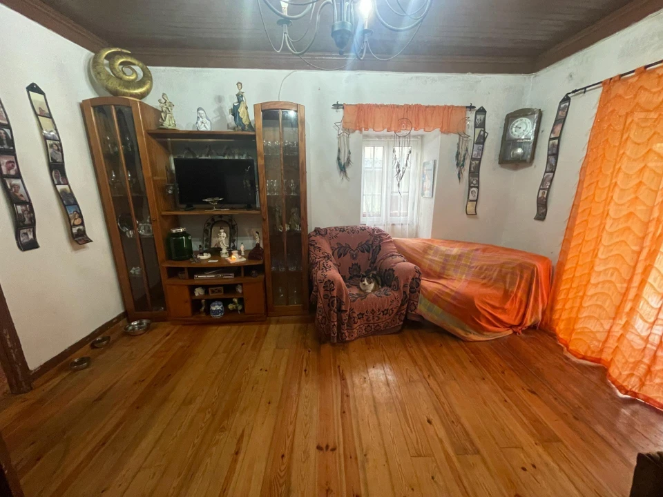 Moradia T2 para Venda em Travanca de Lagos Foto 3