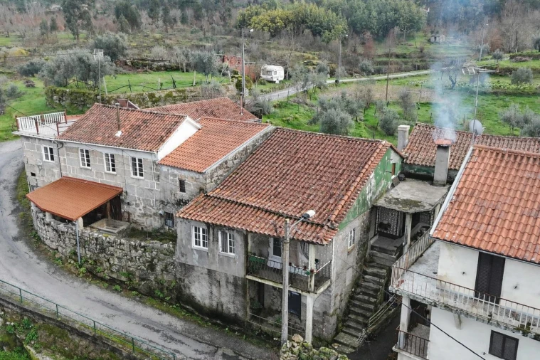 Moradia T2 para Venda em Travanca de Lagos Foto 2