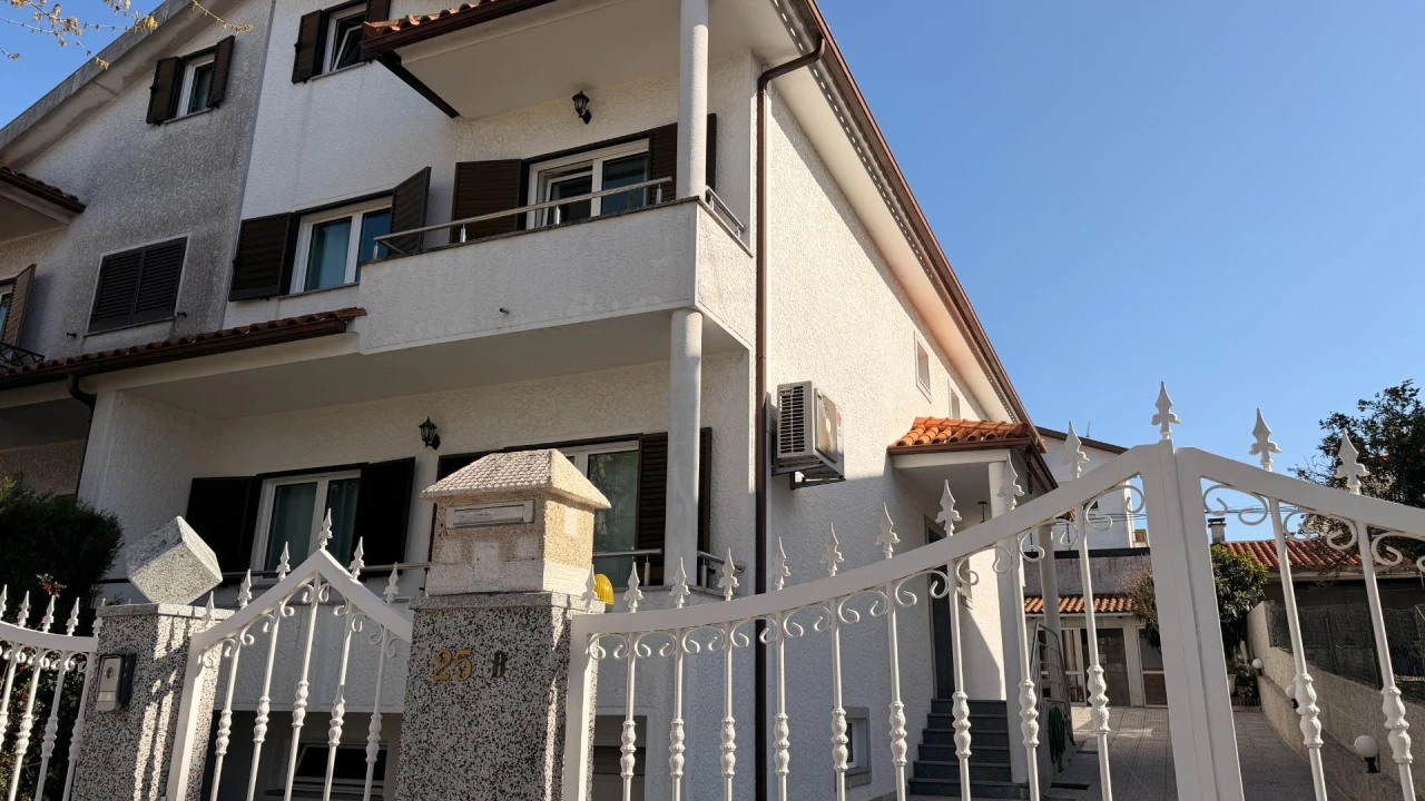 Moradia T5 para Venda em Rio de Loba Foto 3