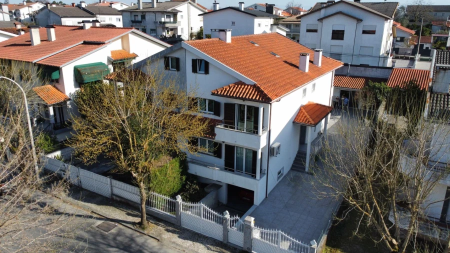 Moradia T5 para Venda em Rio de Loba