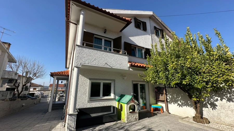 Moradia T5 para Venda em Rio de Loba Foto 2