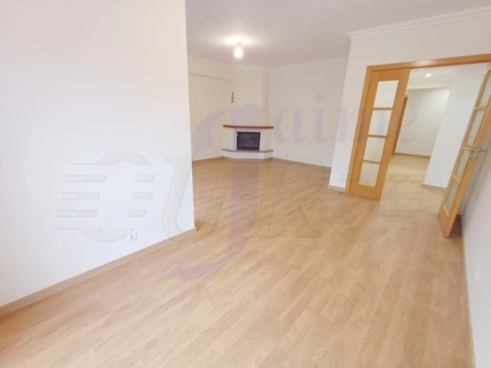 Apartamento T3 para Venda em Rio de Mouro Foto 4