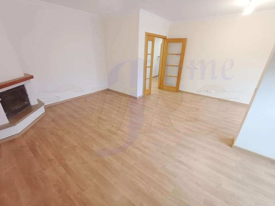 Apartamento T3 para Venda em Rio de Mouro Foto 5