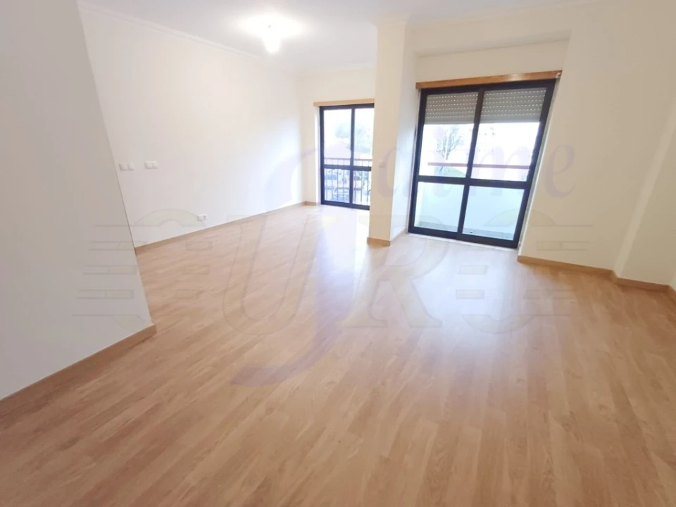 Apartamento T3 para Venda em Rio de Mouro Foto 6