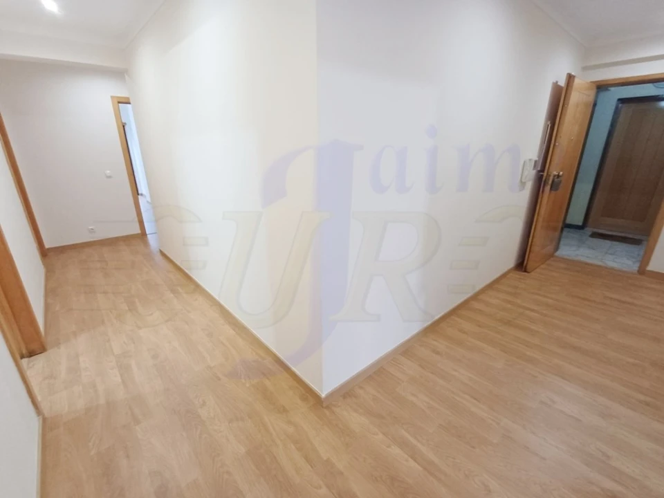 Apartamento T3 para Venda em Rio de Mouro Foto 8