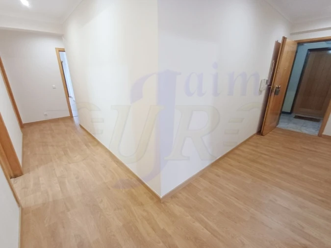 Apartamento T3 para Venda em Rio de Mouro Foto 8