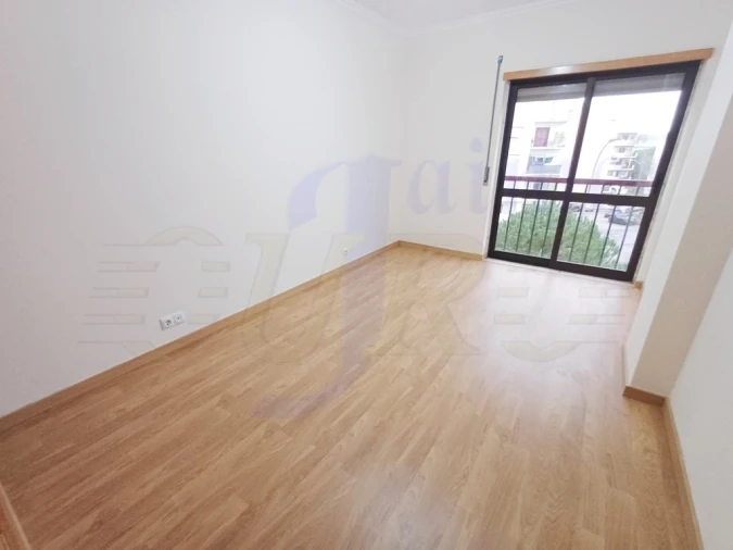 Apartamento T3 para Venda em Rio de Mouro Foto 15