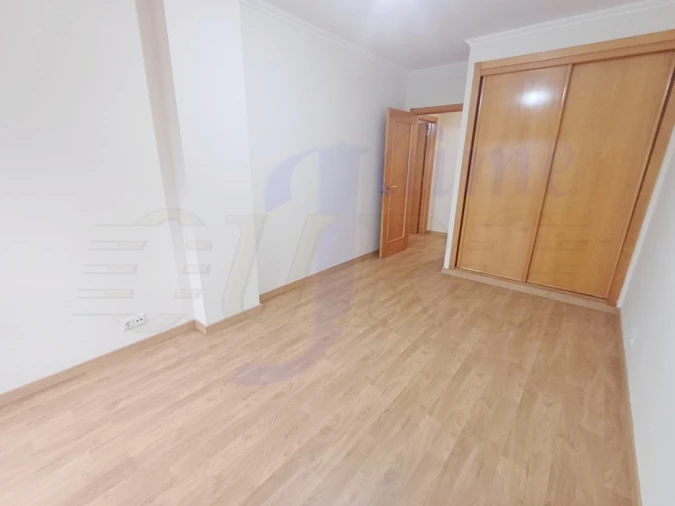 Apartamento T3 para Venda em Rio de Mouro Foto 16