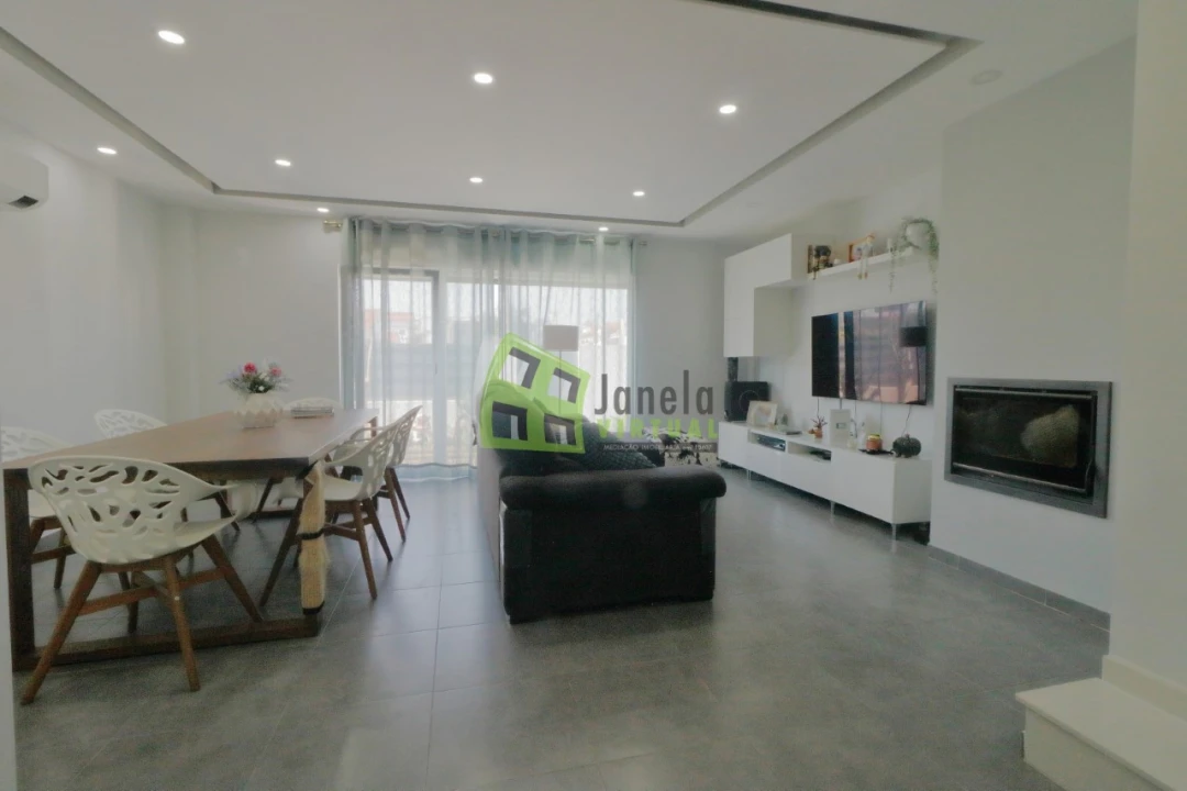 Moradia T3 para Venda em Quinta do Conde Foto 8