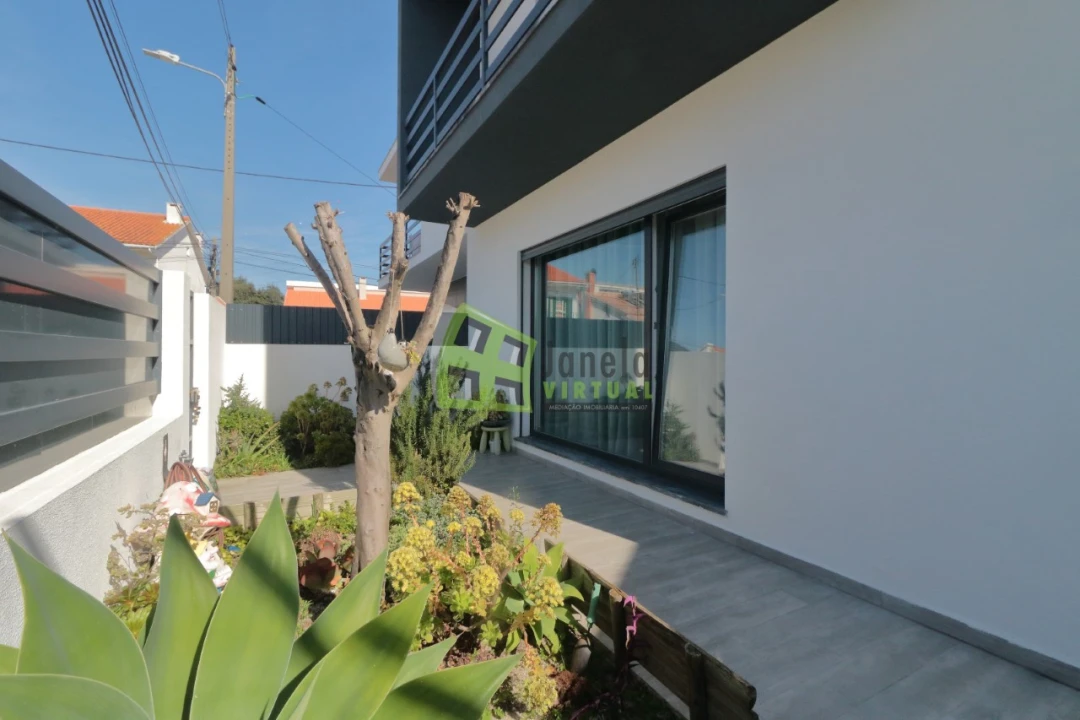 Moradia T3 para Venda em Quinta do Conde Foto 33