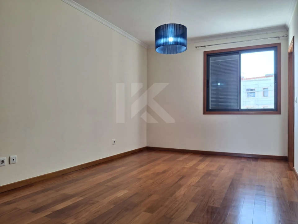 Apartamento T3 para Arrendamento em Camara de Lobos Foto 15