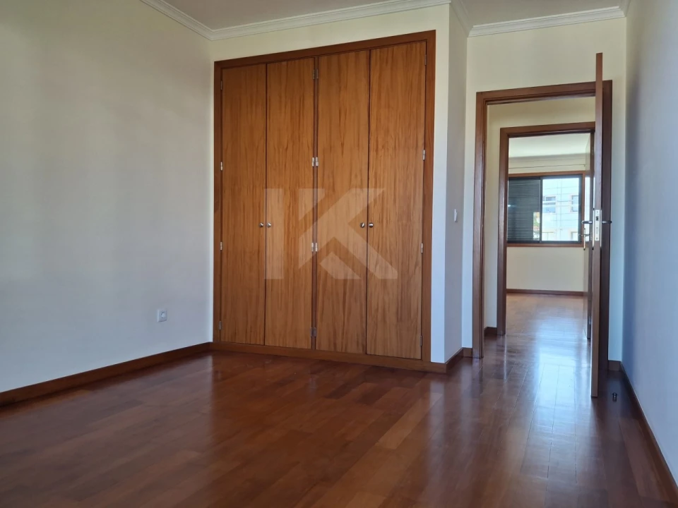 Apartamento T3 para Arrendamento em Camara de Lobos Foto 13