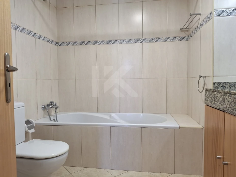 Apartamento T3 para Arrendamento em Camara de Lobos Foto 20