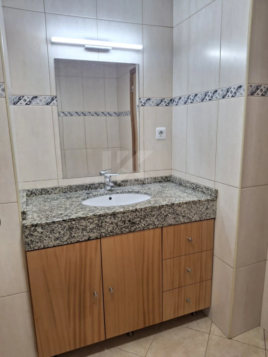 Apartamento T3 para Arrendamento em Camara de Lobos Foto 22