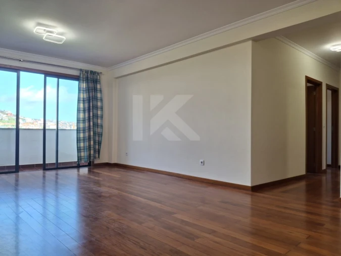 Apartamento T3 para Arrendamento em Camara de Lobos Foto 7