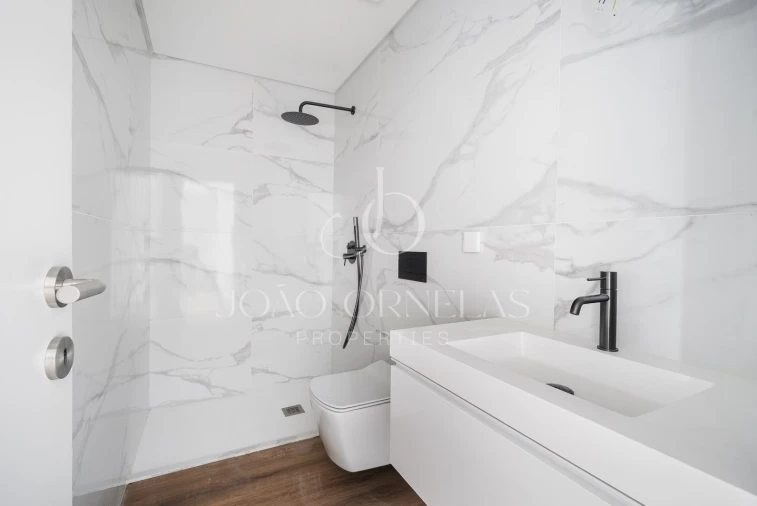 Apartamento T2 para Venda em São Martinho Foto 13