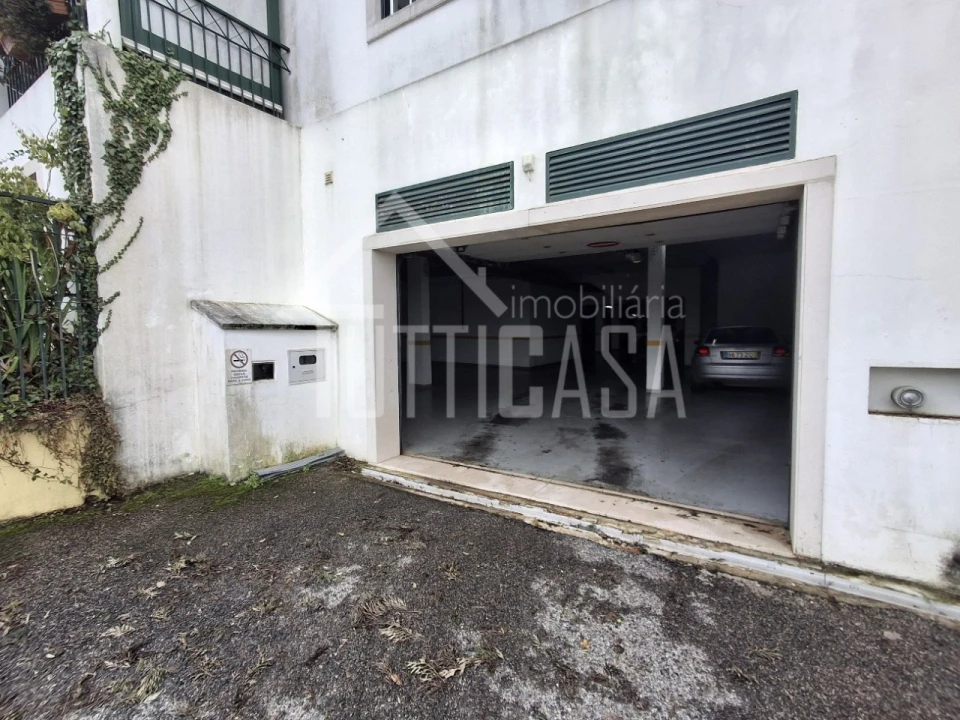 Negócio para Venda em Venda do Pinheiro e Santo Estêvão das Galés Foto 2