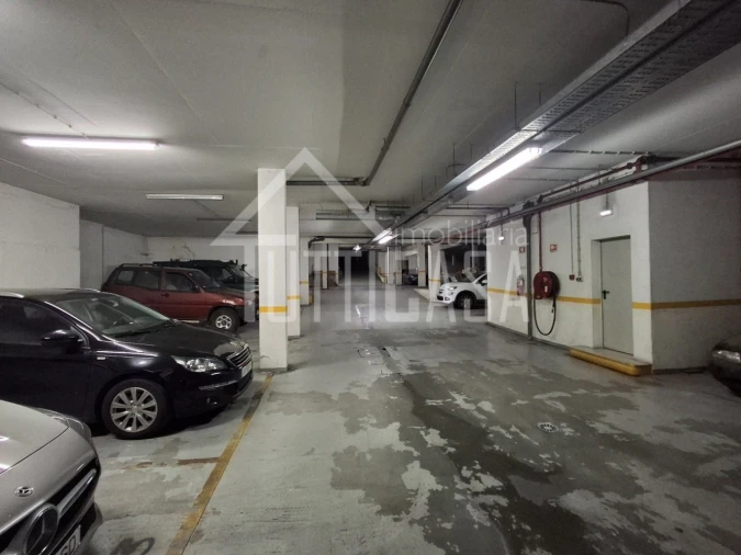 Negócio para Venda em Venda do Pinheiro e Santo Estêvão das Galés Foto 3