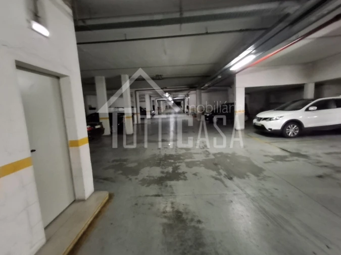 Negócio para Venda em Venda do Pinheiro e Santo Estêvão das Galés Foto 5