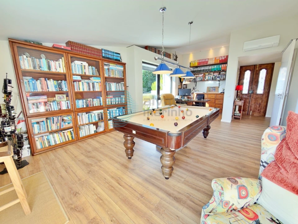 Moradia T4 para Venda em Carvoeira e Carmões Foto 6