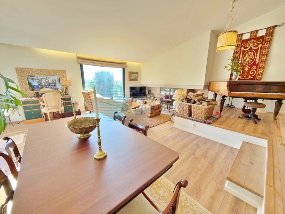 Moradia T4 para Venda em Carvoeira e Carmões Foto 11