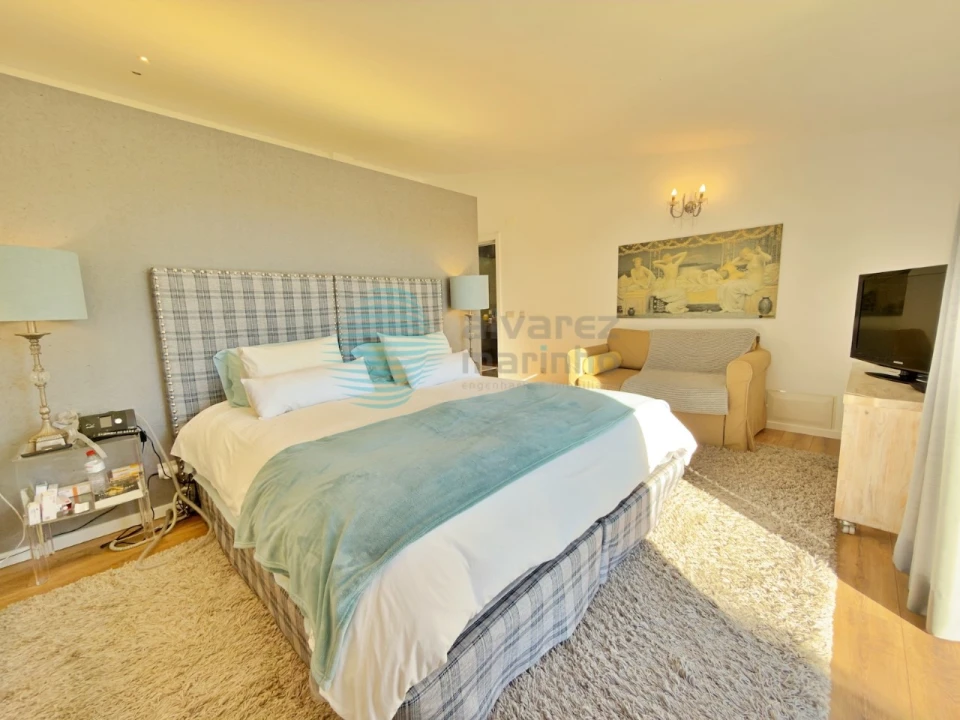 Moradia T4 para Venda em Carvoeira e Carmões Foto 30