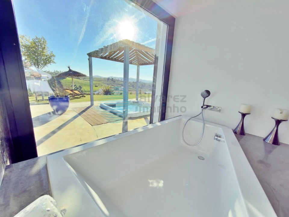 Moradia T4 para Venda em Carvoeira e Carmões Foto 36