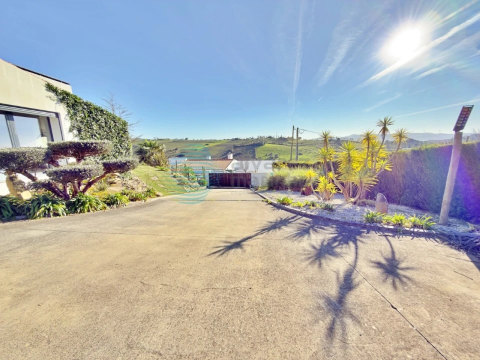 Moradia T4 para Venda em Carvoeira e Carmões Foto 57