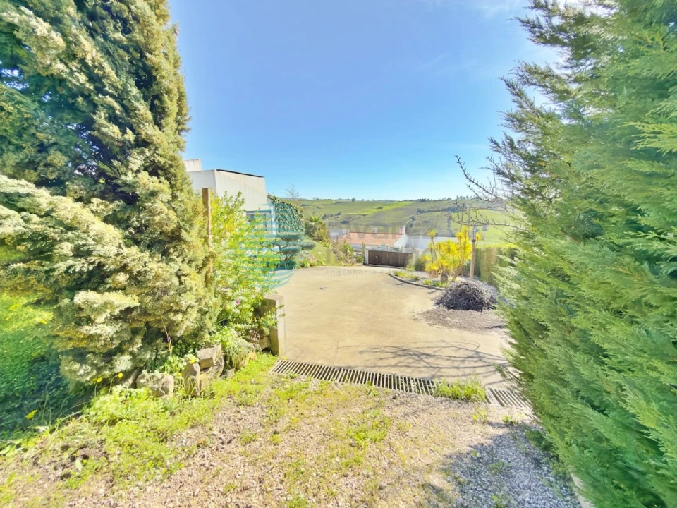 Moradia T4 para Venda em Carvoeira e Carmões Foto 68