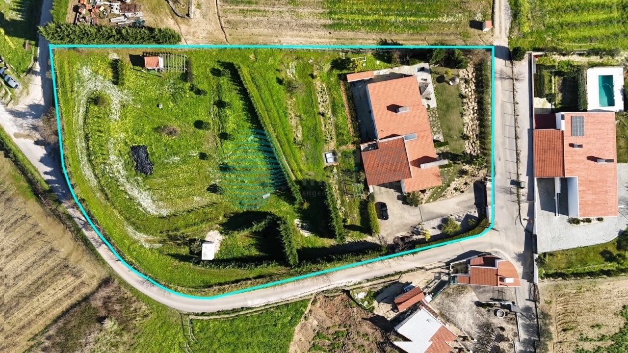 Moradia T4 para Venda em Carvoeira e Carmões Foto 3