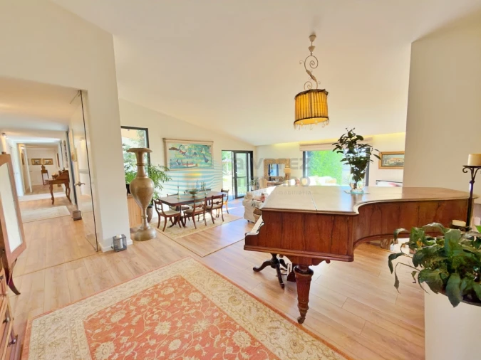 Moradia T4 para Venda em Carvoeira e Carmões Foto 10