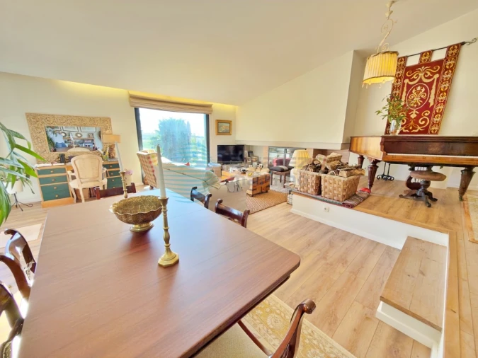 Moradia T4 para Venda em Carvoeira e Carmões Foto 11