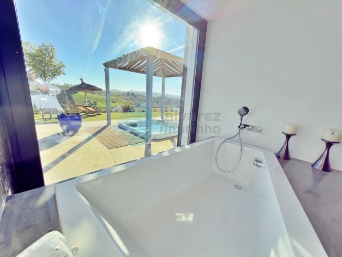 Moradia T4 para Venda em Carvoeira e Carmões Foto 36