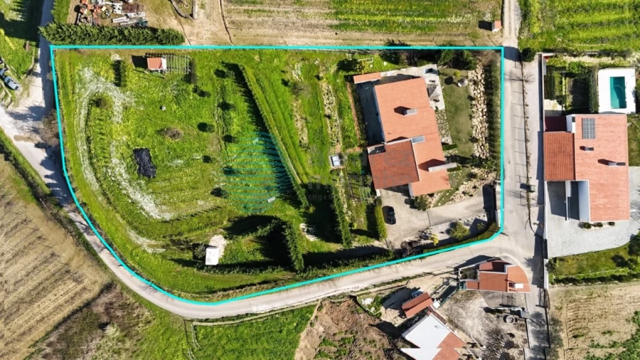 Moradia T4 para Venda em Carvoeira e Carmões Foto 3