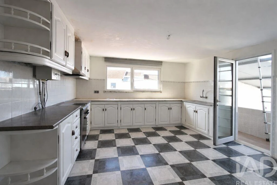 Moradia T6 para Venda em Maceira Foto 9