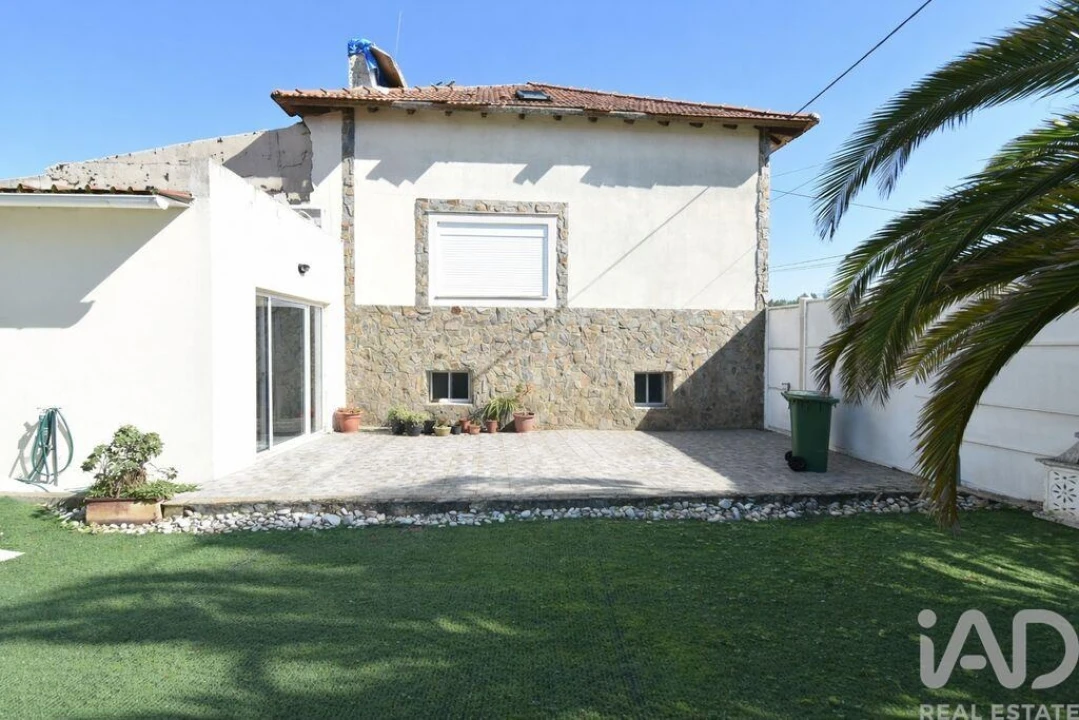 Moradia T6 para Venda em Maceira Foto 16