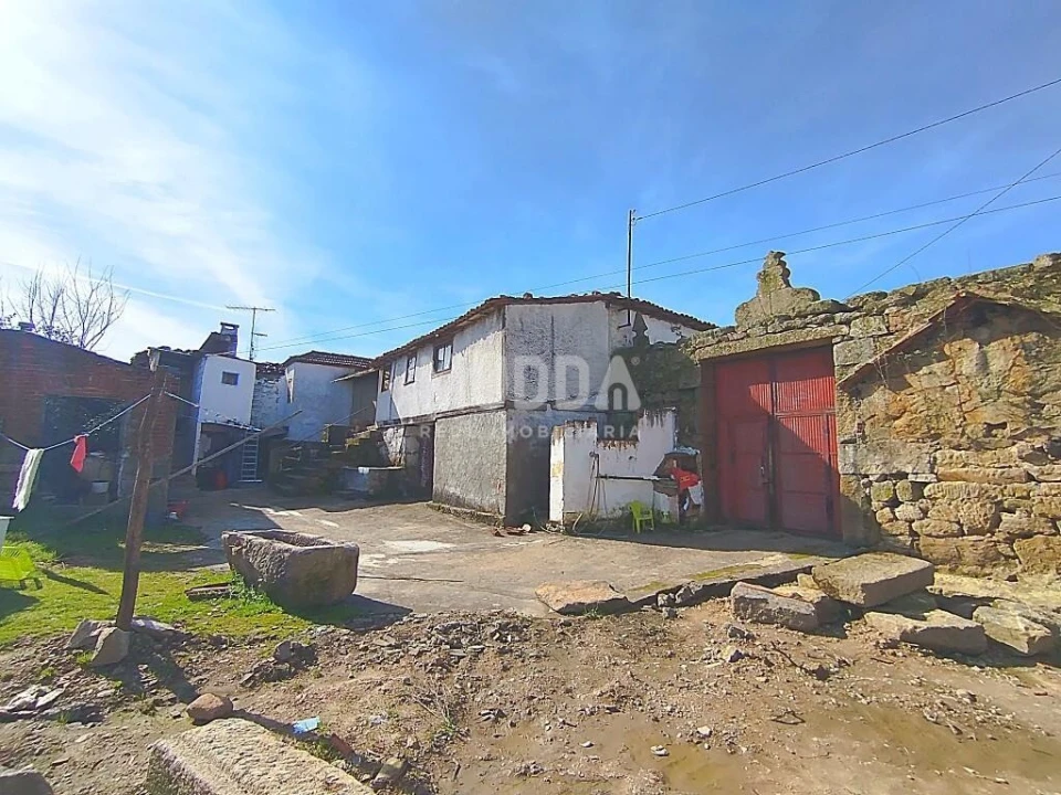 Moradia T3 para Venda em Vilar de Nantes Foto 5