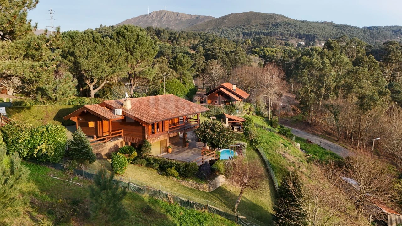 Moradia T4 para Venda em Vila Nova de Cerveira e Lovelhe Foto 3