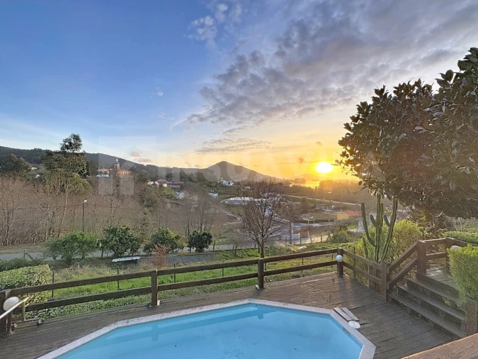 Moradia T4 para Venda em Vila Nova de Cerveira e Lovelhe Foto 3