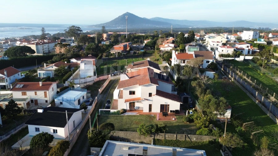 Moradia T4 para Venda em Moledo e Cristelo Foto 26