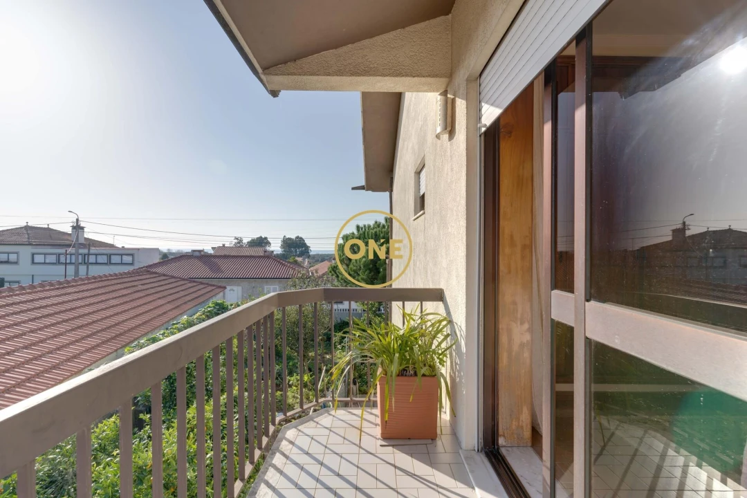 Moradia T4 para Venda em Paramos Foto 7