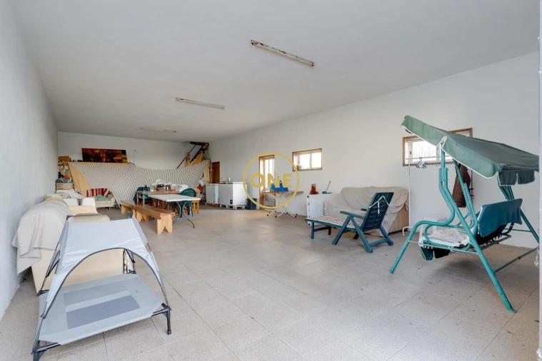 Moradia T4 para Venda em Paramos Foto 30