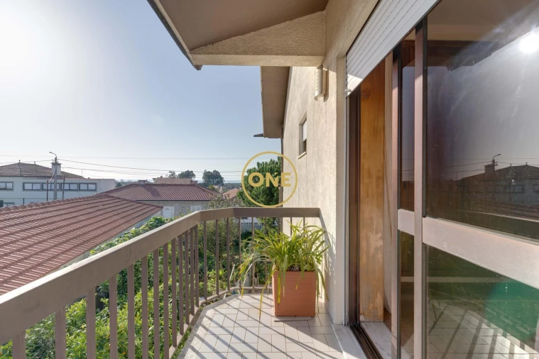 Moradia T4 para Venda em Paramos Foto 7