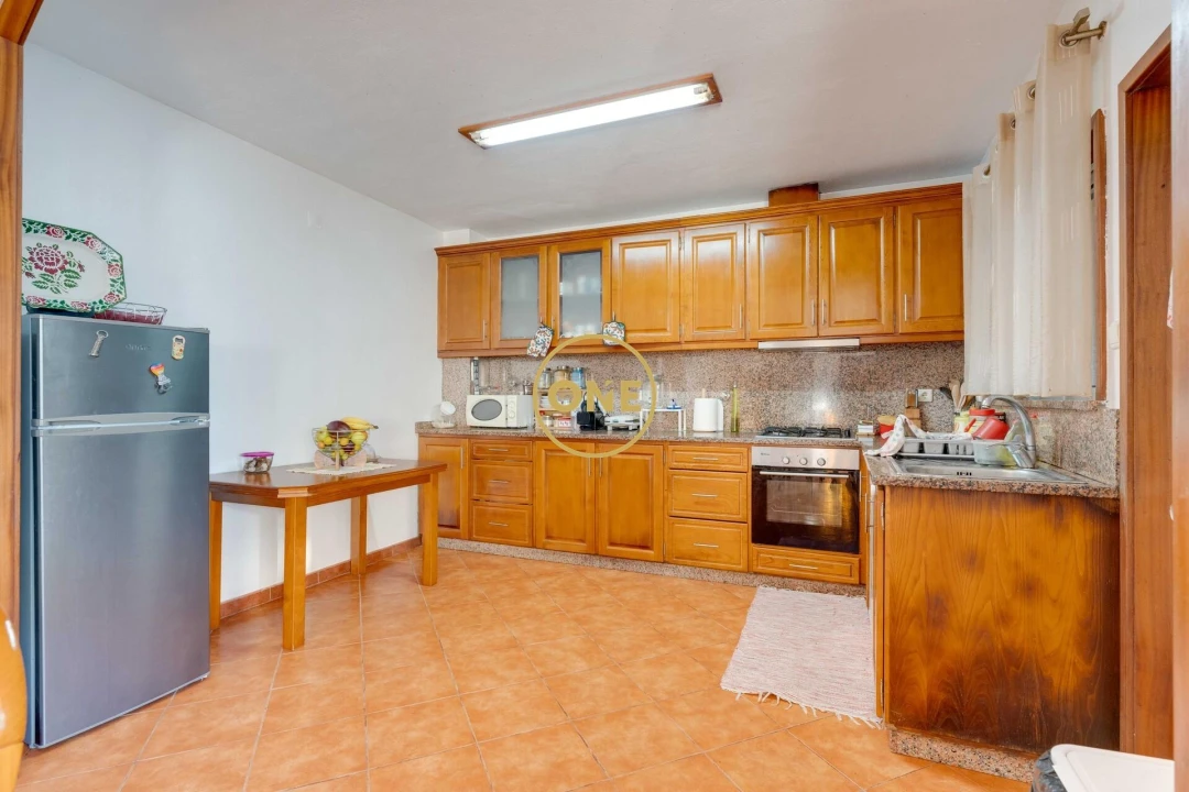 Moradia T4 para Venda em Paramos Foto 26